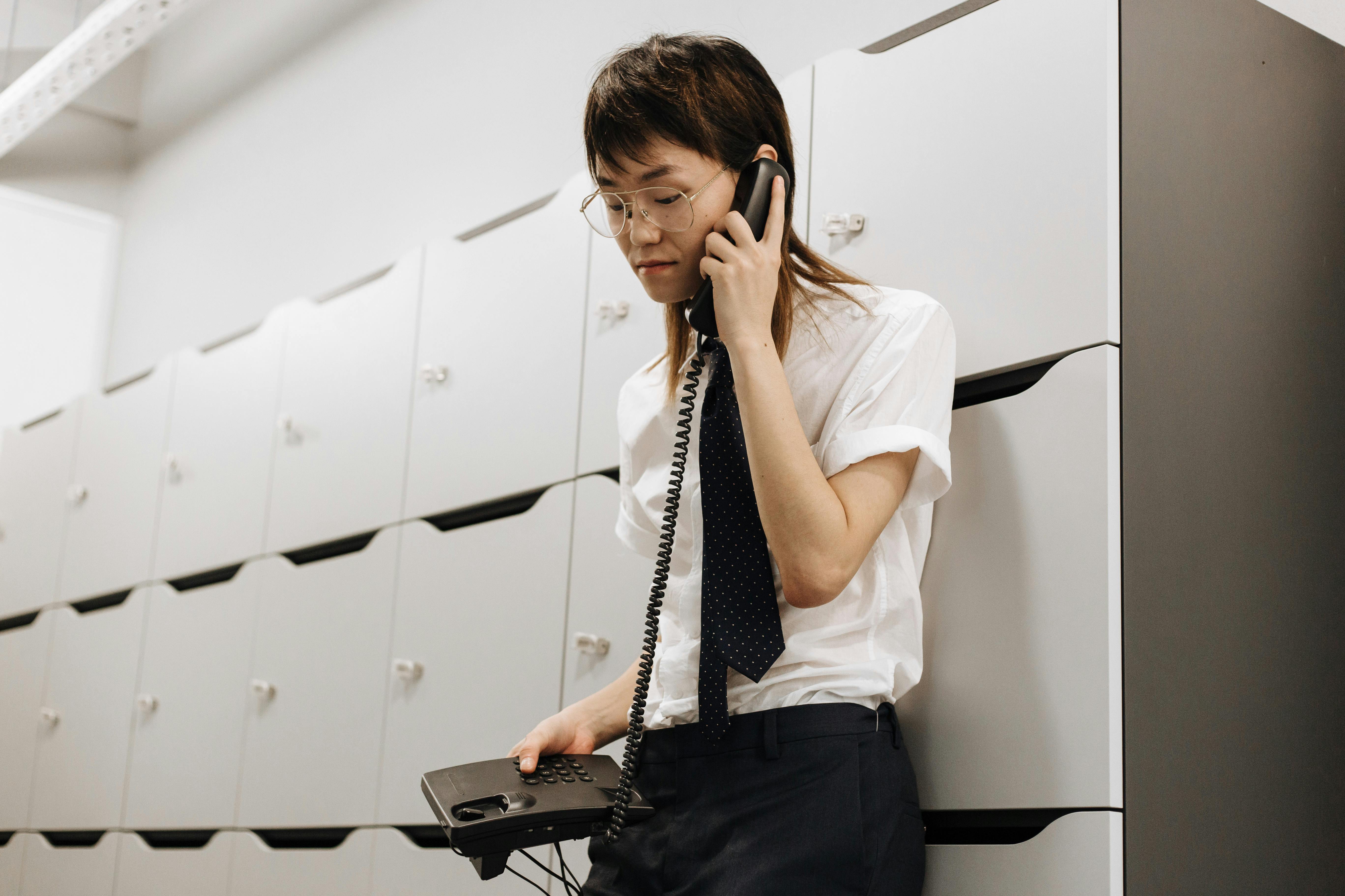 How to compare call center companies when choosing an answering service for your business